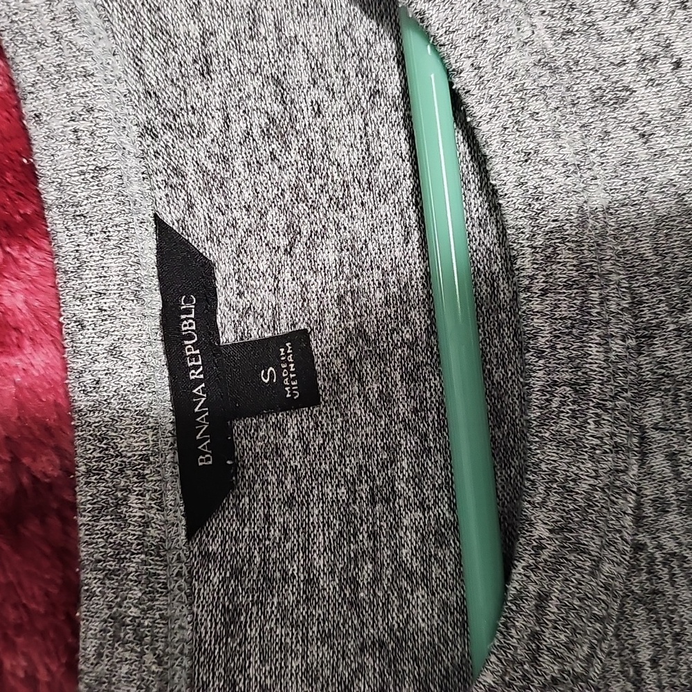 Banana Republic Heather Gray Long Sleeve Top 🦉 - Picture 2 of 2
